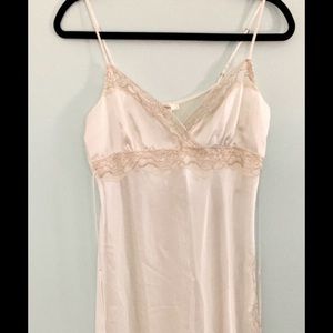 Flora Nikrooz white silky nightgown size large